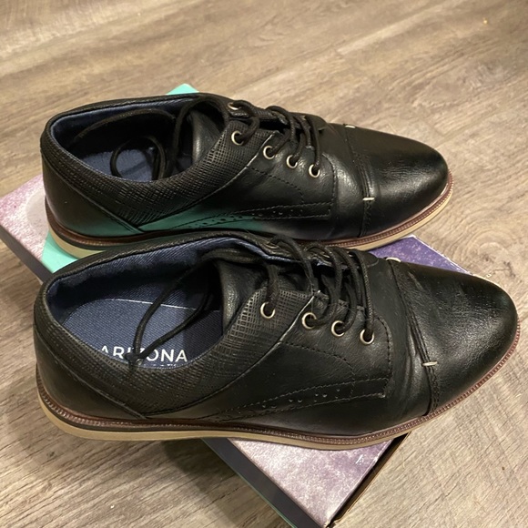 Dress shoes for boys - Picture 1 of 5